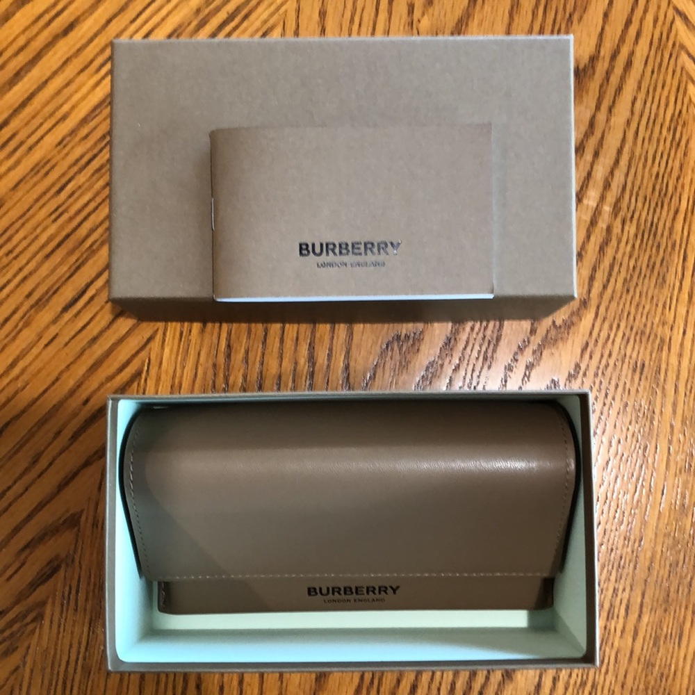 NWOT Burberry Case for Women’s Sunglasses